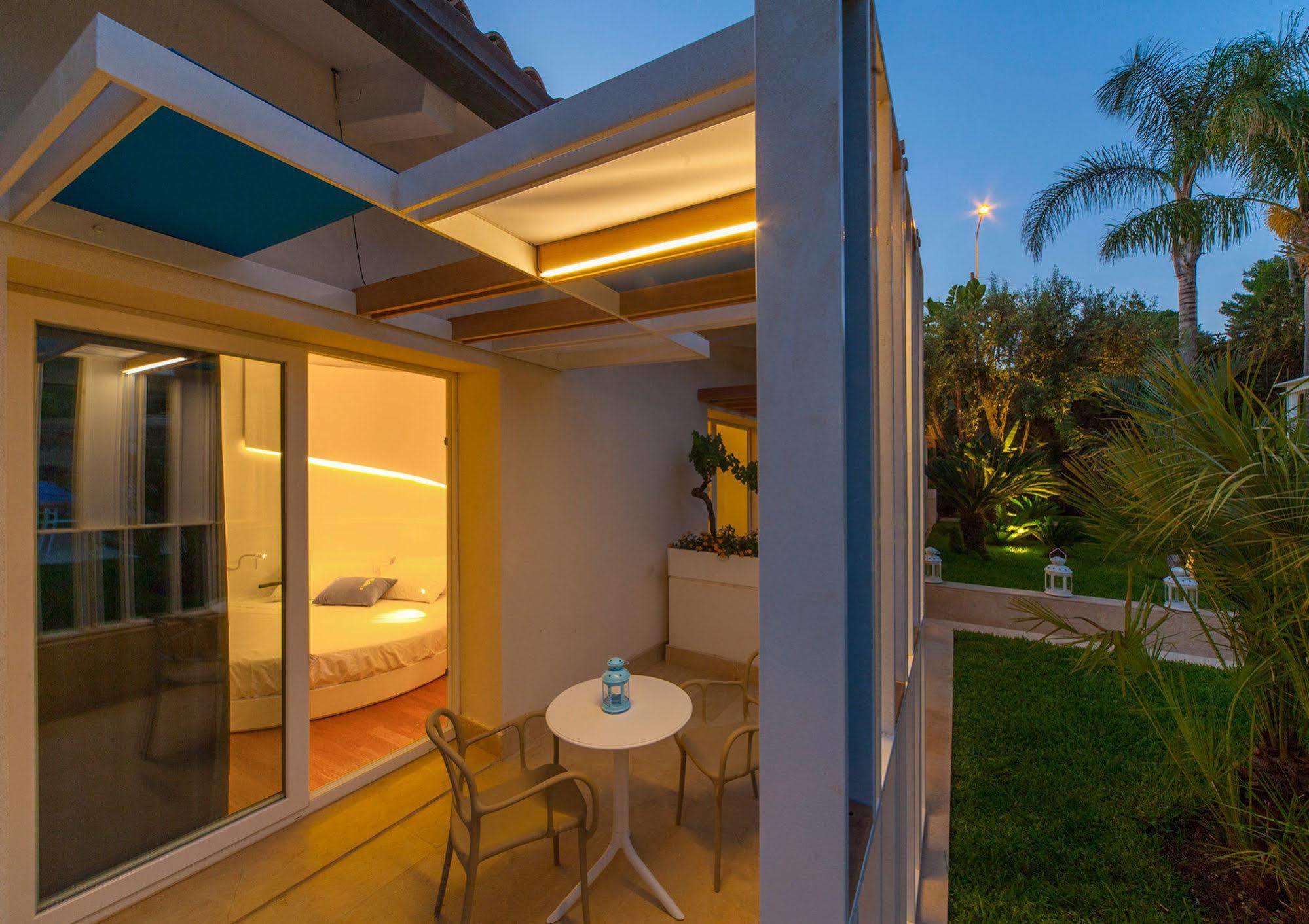 Calapetra Resort 冯塔尼比安奇 外观 照片