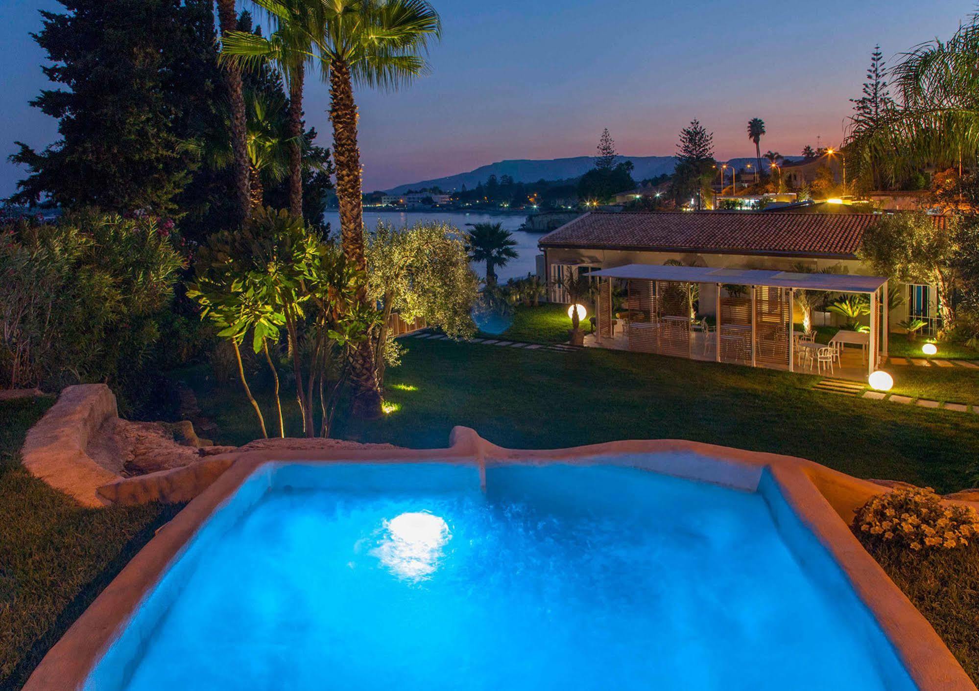 Calapetra Resort 冯塔尼比安奇 外观 照片